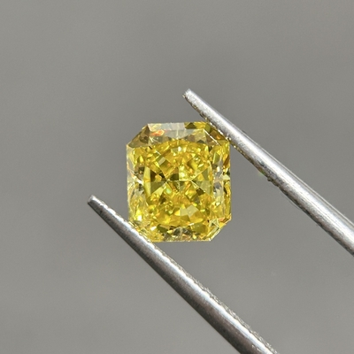 1.34ct ভিএস১ ফ্যান্সি হলুদ ল্যাবরেটরিতে গর্জন করা জোয়াল তৈরির জন্য হীরা